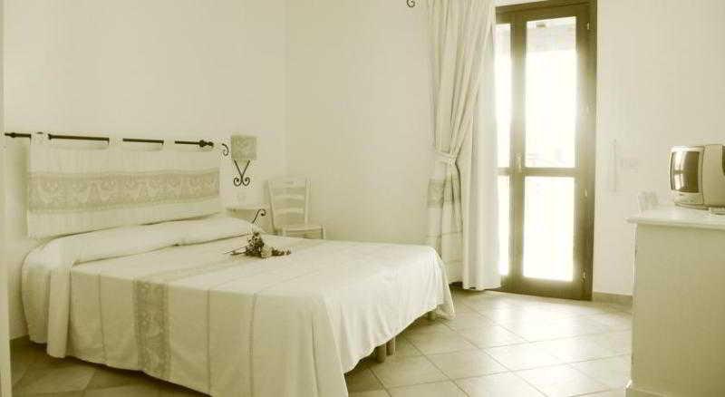Borgo Dei Pescatori Hotel Aglientu Exterior photo