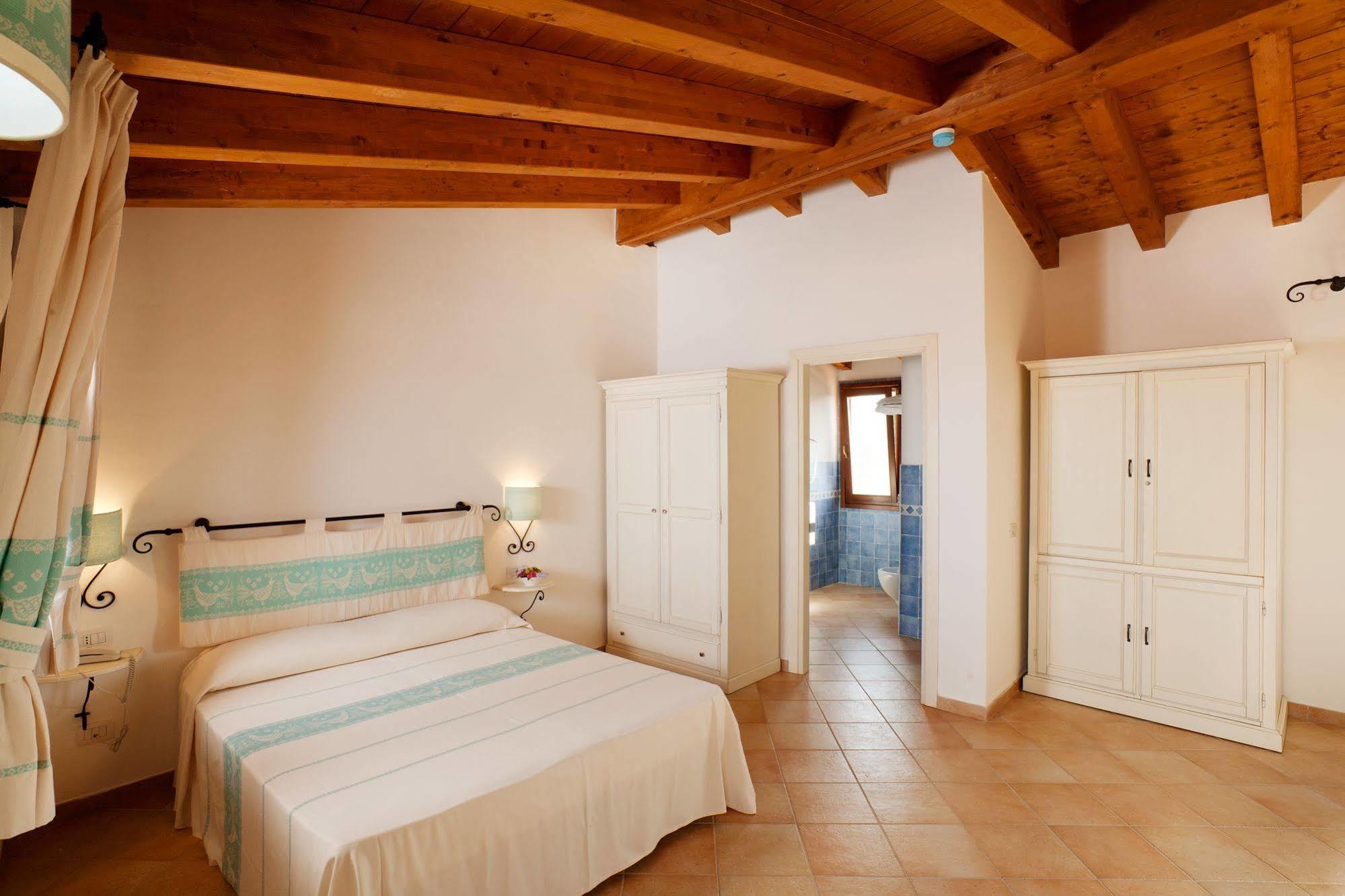 Borgo Dei Pescatori Hotel Aglientu Exterior photo