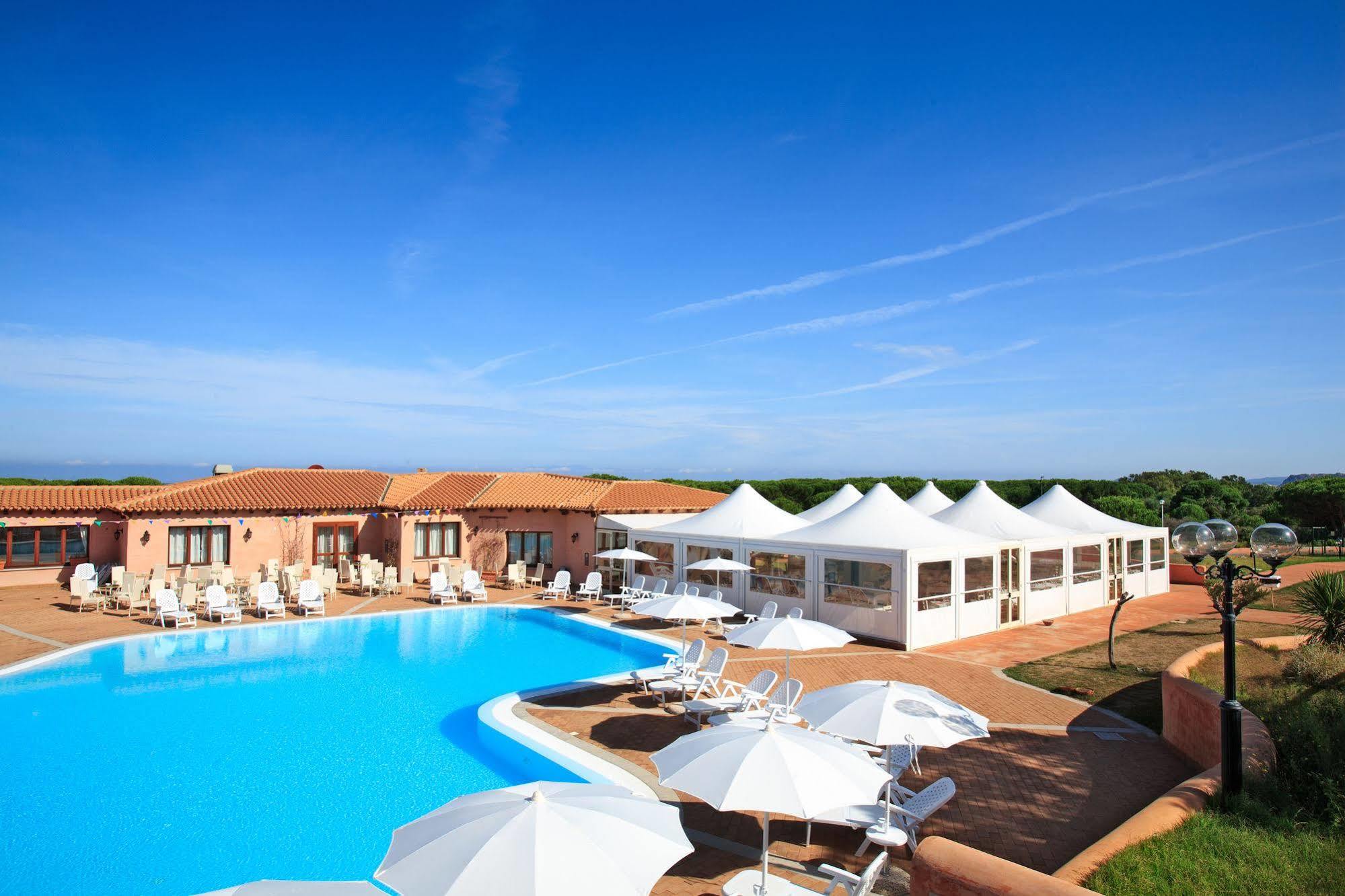 Borgo Dei Pescatori Hotel Aglientu Exterior photo