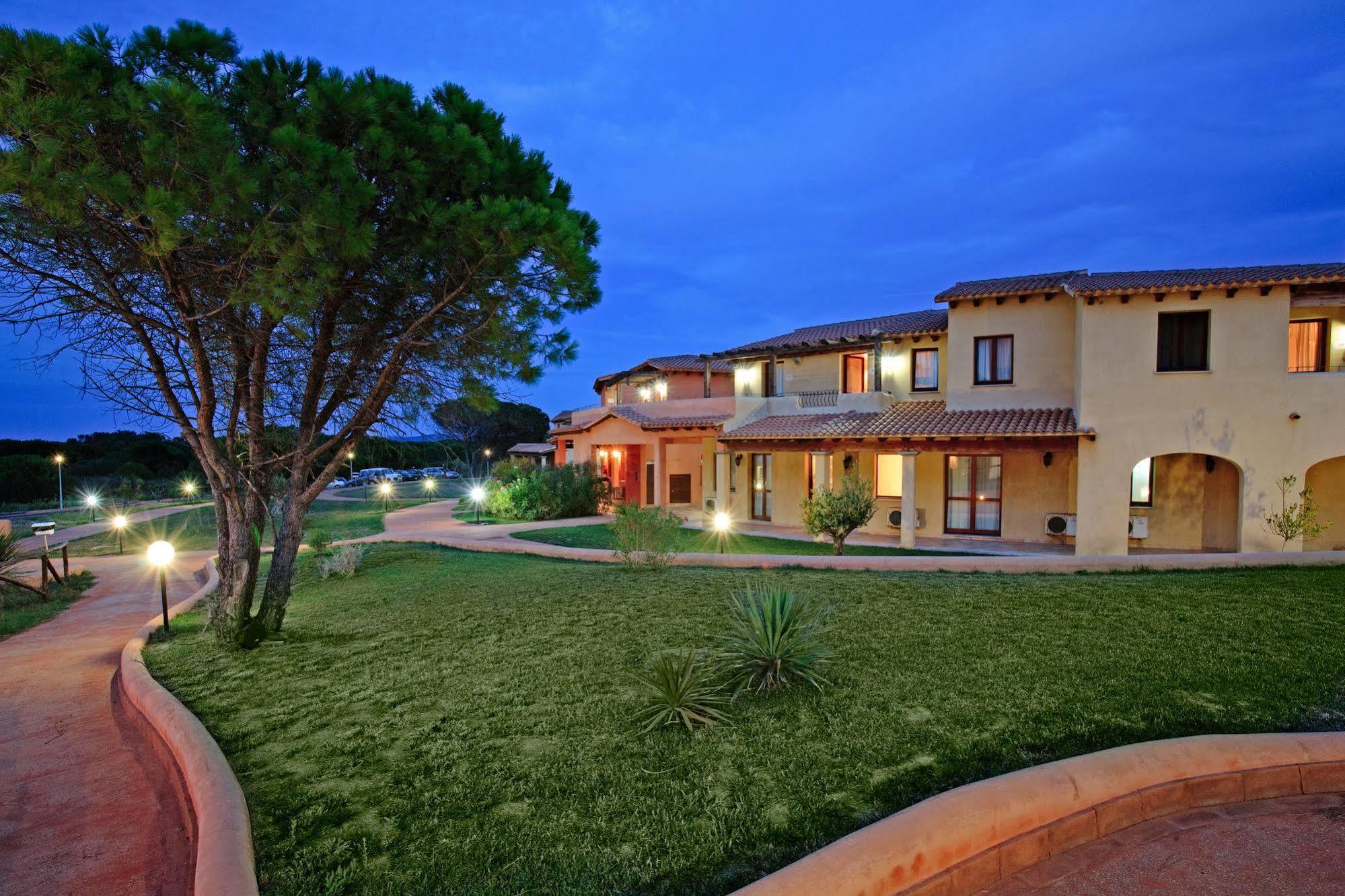 Borgo Dei Pescatori Hotel Aglientu Exterior photo