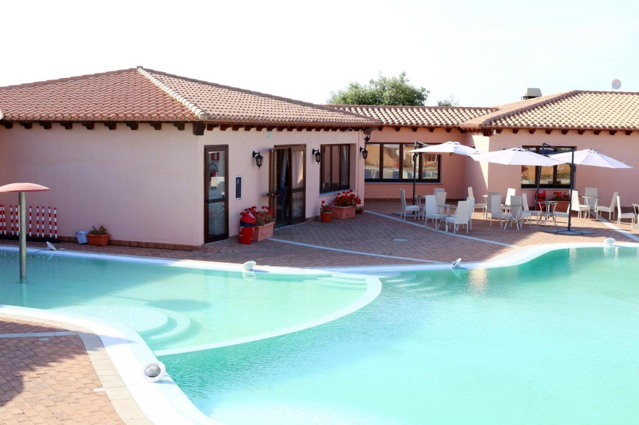 Borgo Dei Pescatori Hotel Aglientu Exterior photo