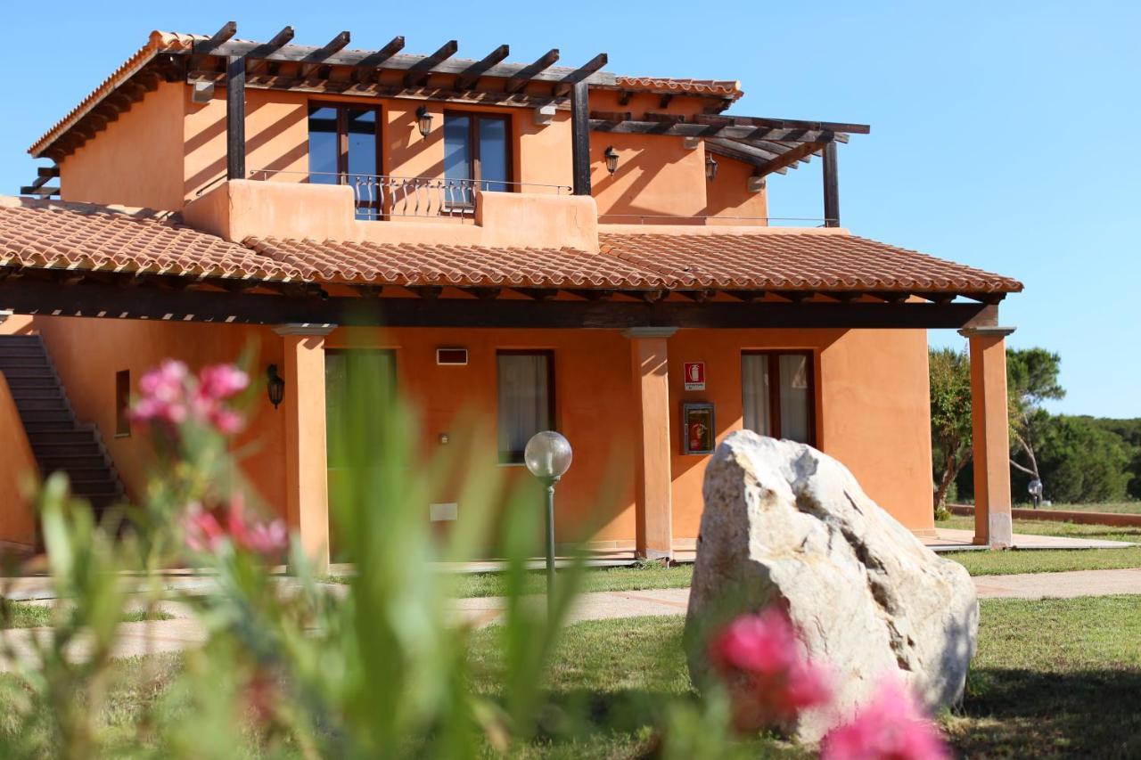 Borgo Dei Pescatori Hotel Aglientu Exterior photo