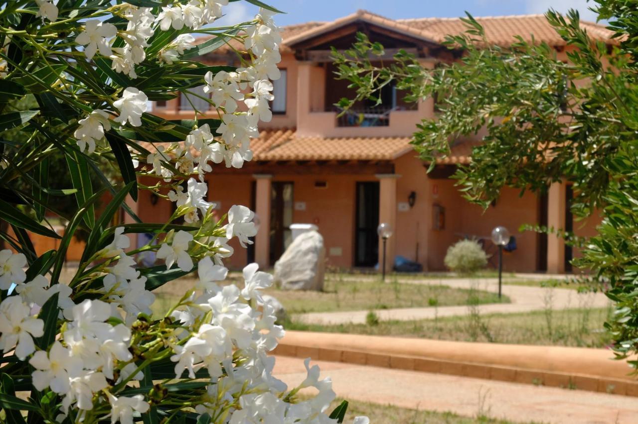 Borgo Dei Pescatori Hotel Aglientu Exterior photo