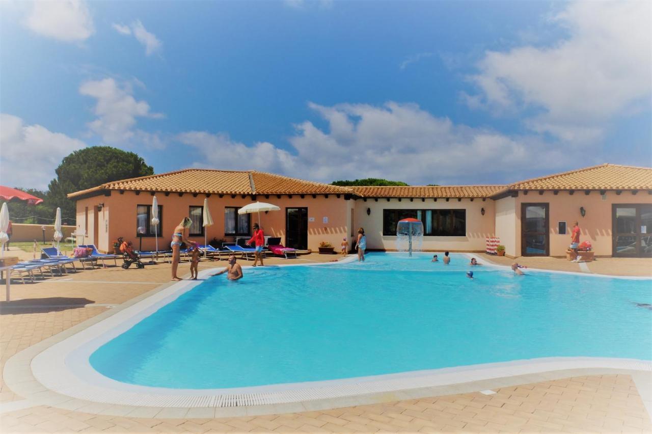 Borgo Dei Pescatori Hotel Aglientu Exterior photo